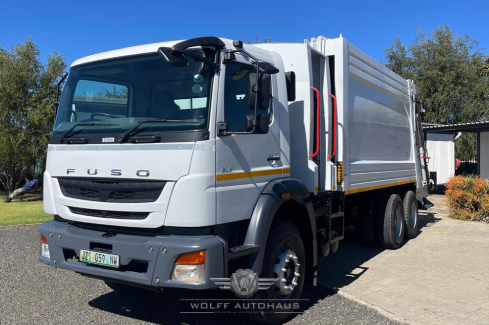 2018 FUSO FJ 26-280 Garbage Compactor 6x4